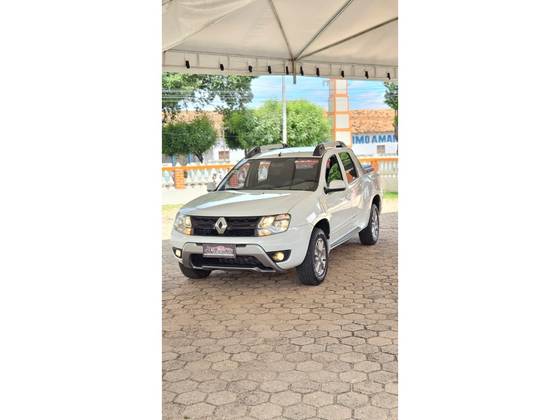 RENAULT DUSTER OROCH 1.6 16V SCE FLEX DYNAMIQUE MANUAL RENAULT DUSTER OROCH 1.6 16V SCE FLEX DYNAMIQUE MANUAL